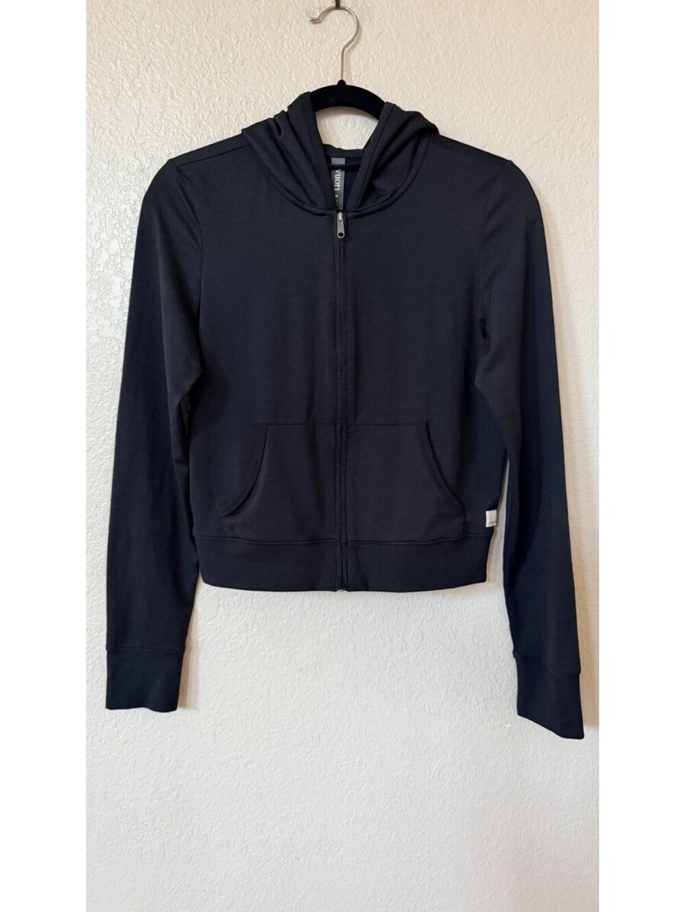 New Vuori Halo Mini Full Zip Hoodie In Black Size M $98